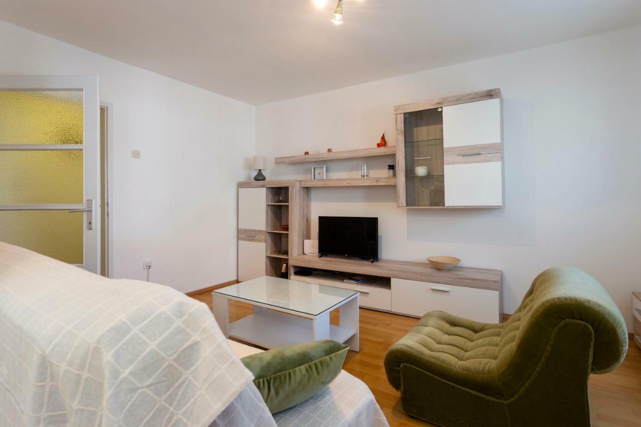 Apartment Anna With Free Private Parking Pula Zewnętrze zdjęcie