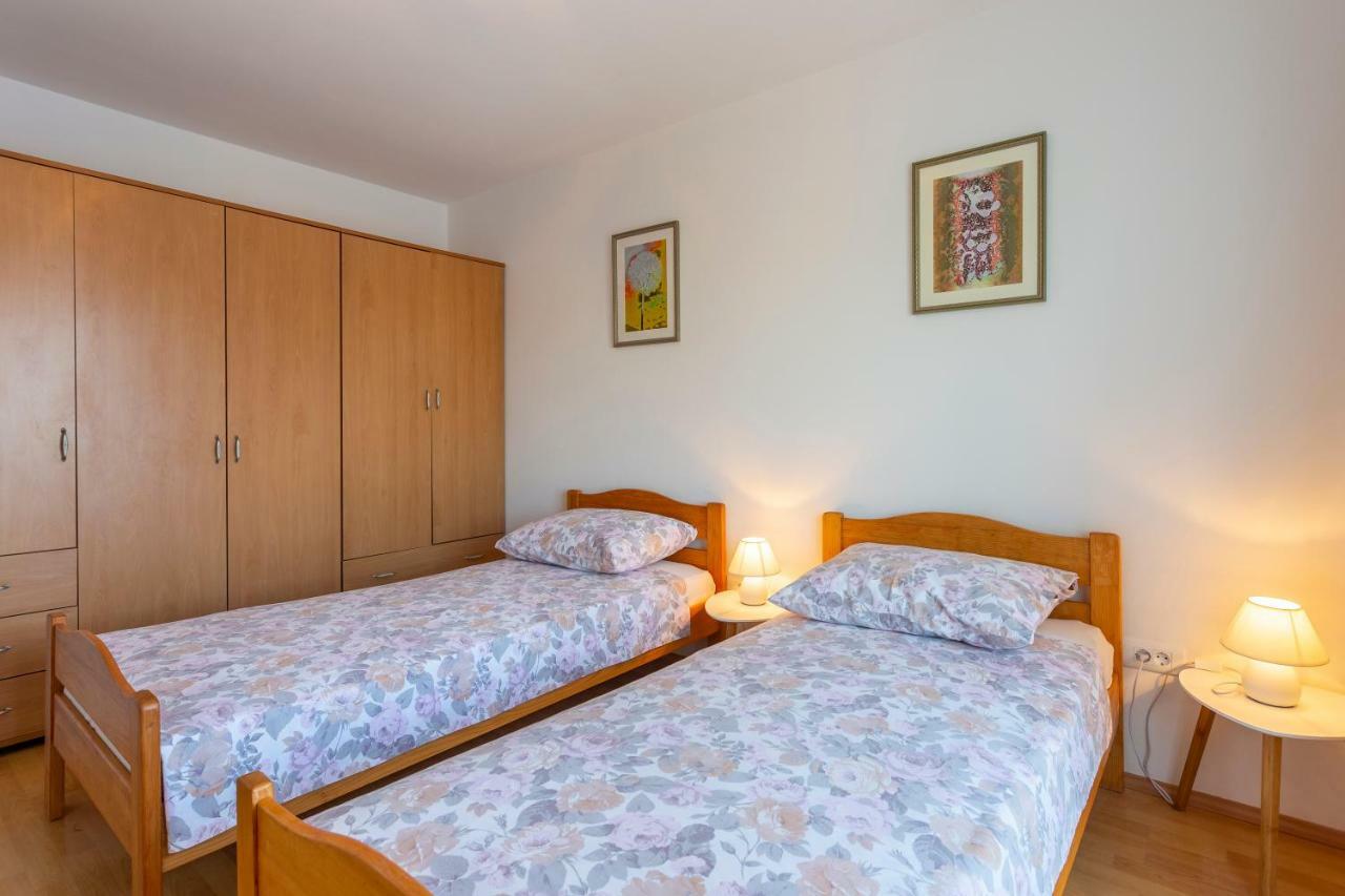 Apartment Anna With Free Private Parking Pula Zewnętrze zdjęcie